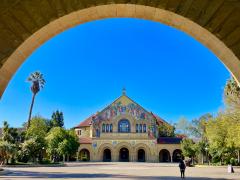 [Photo : Eglise du campus de Stanford]